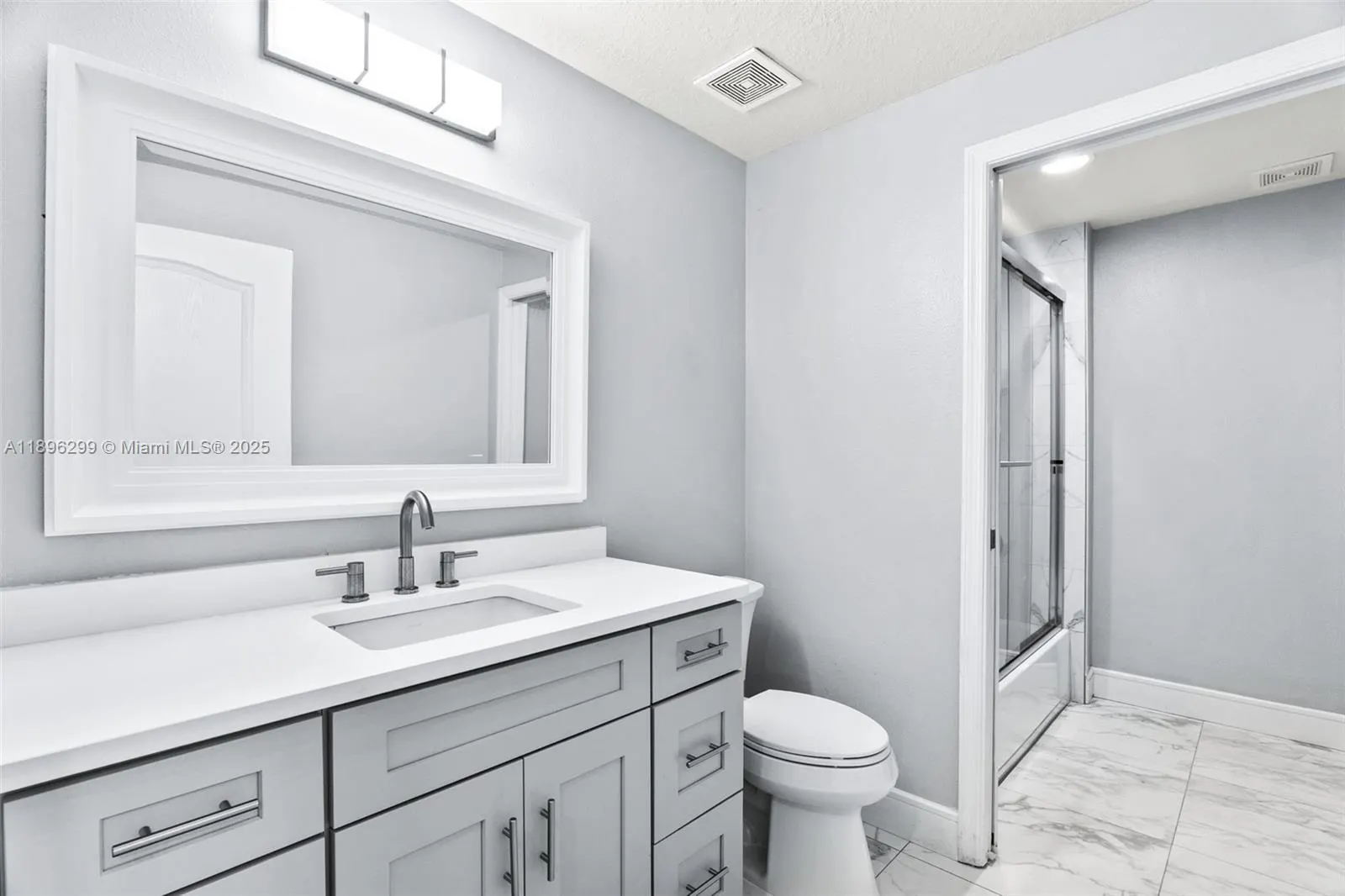 601 N Miramar, #107