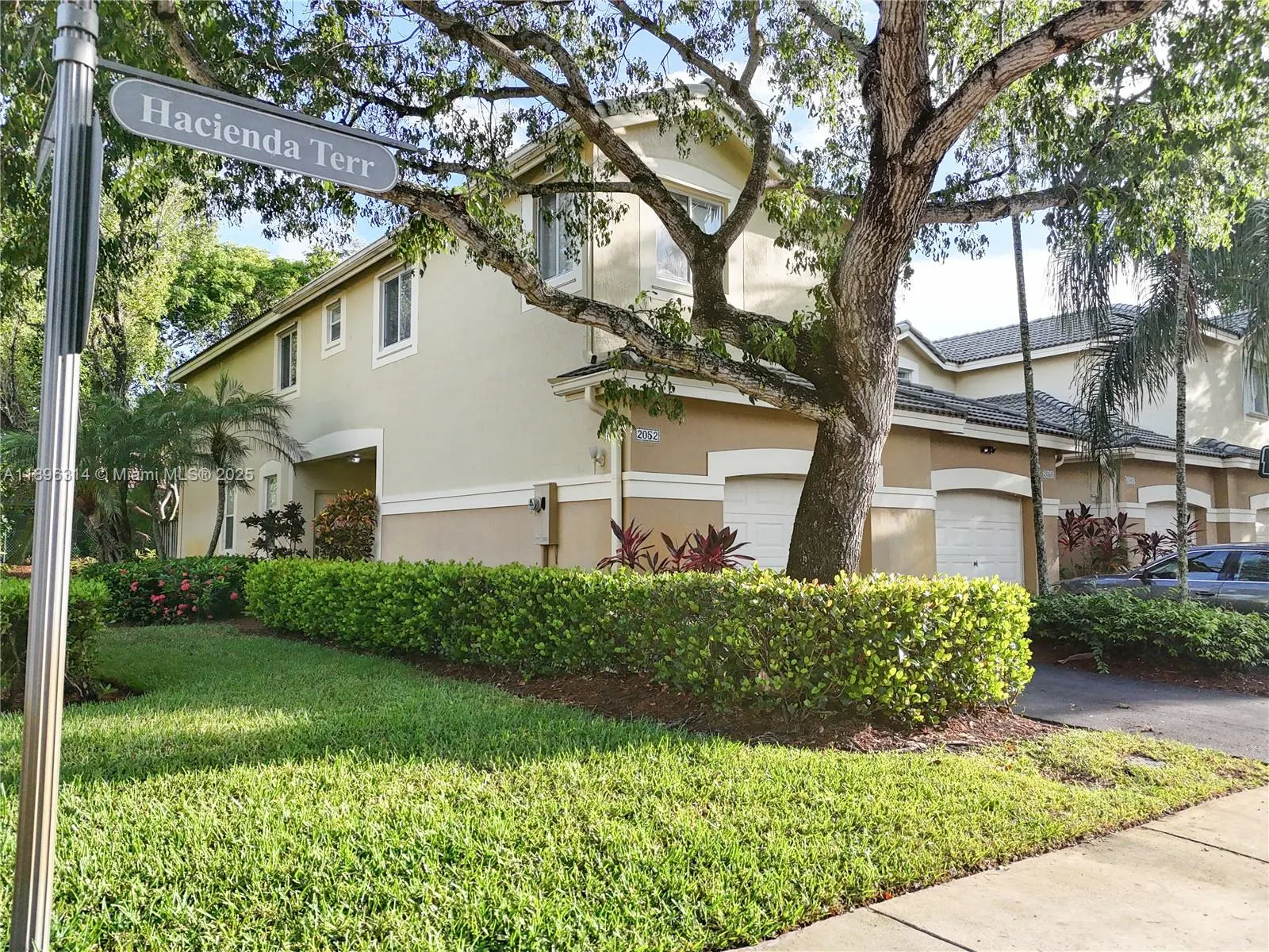 2052 Hacienda Ter