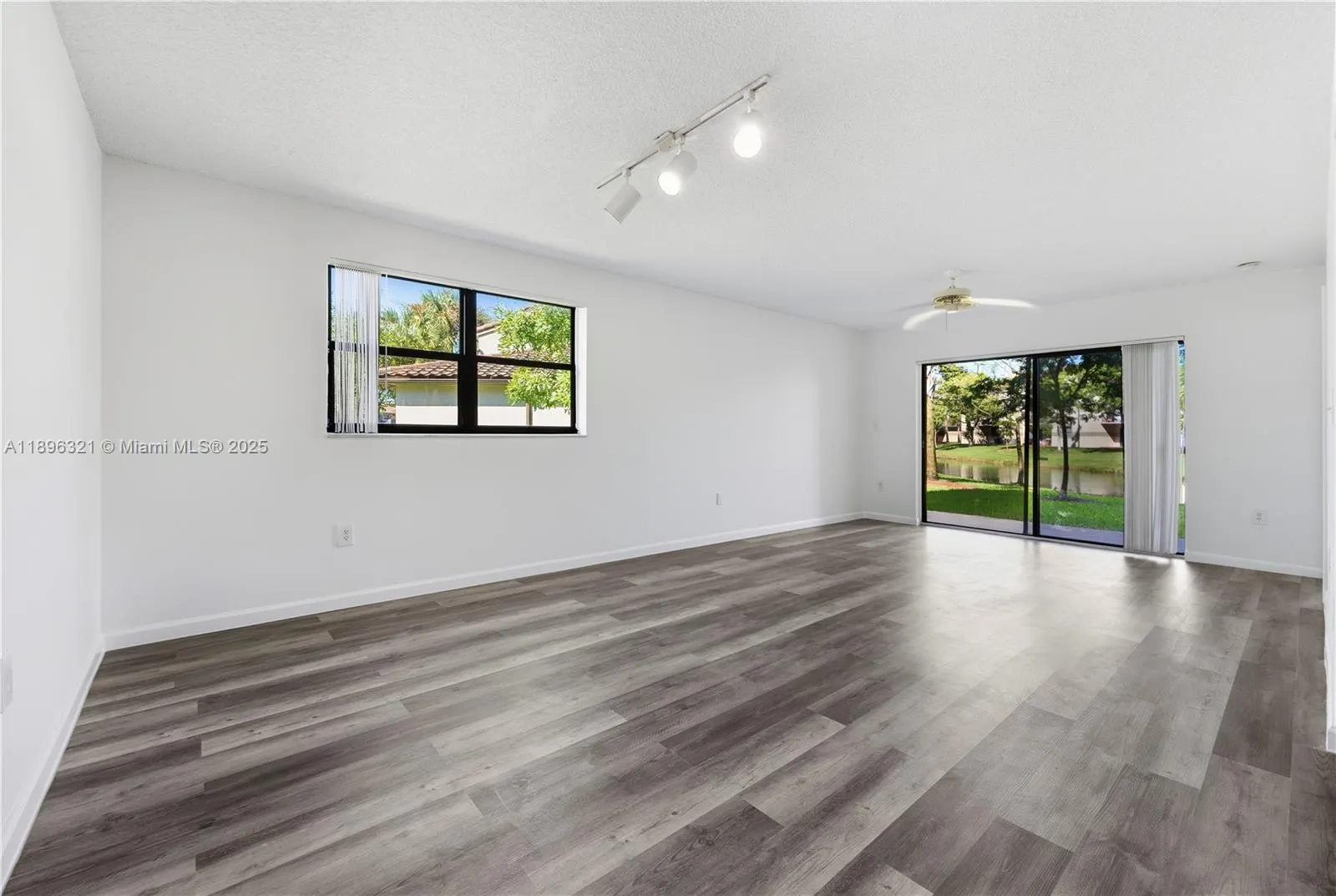 9877 Nob Hill Ct, #9877