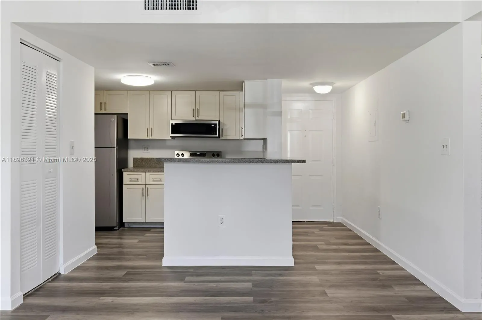 9877 Nob Hill Ct, #9877