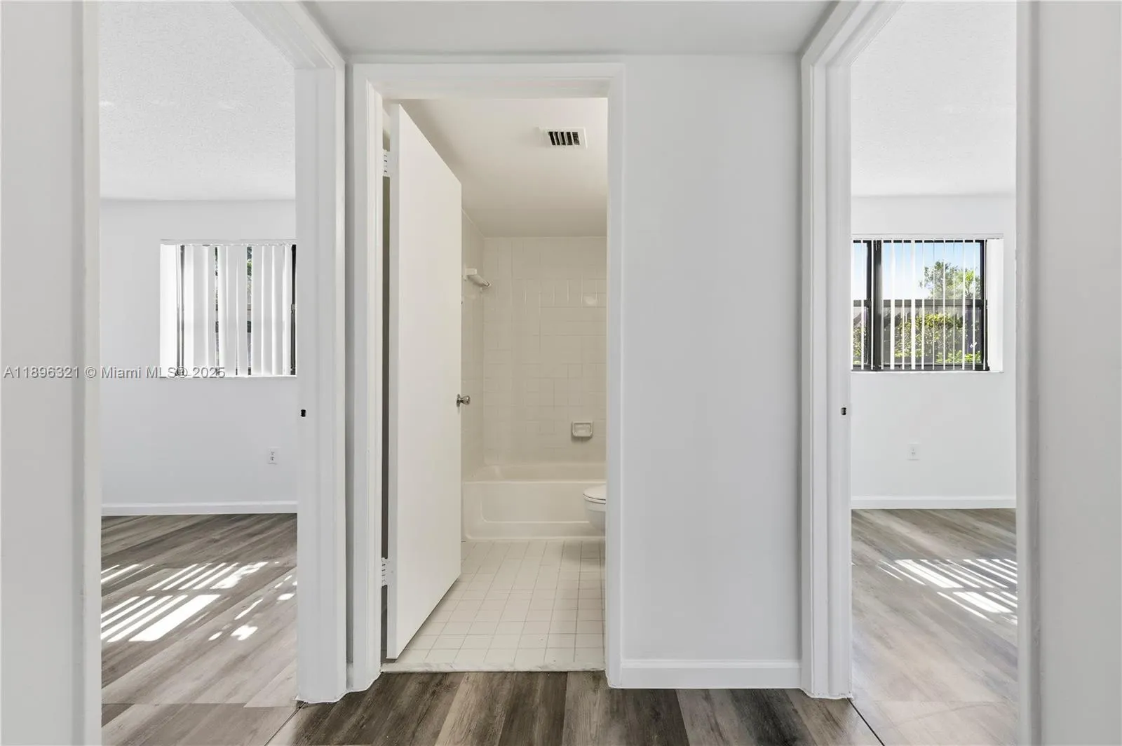 9877 Nob Hill Ct, #9877