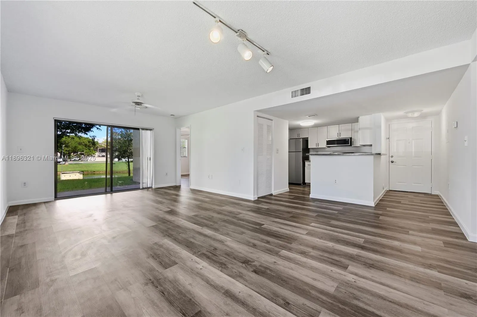 9877 Nob Hill Ct, #9877