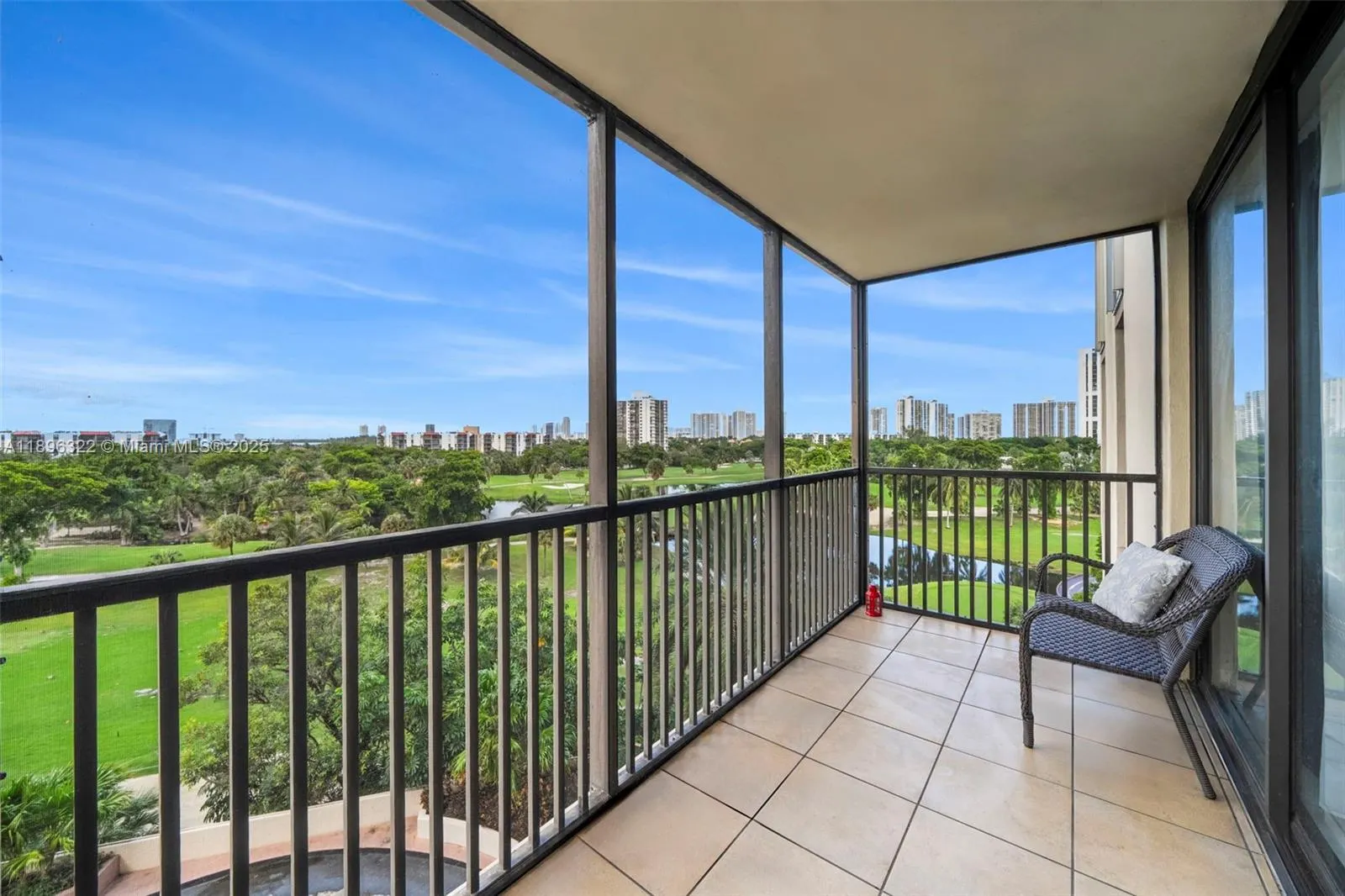 20379 W Country Club Dr, #731