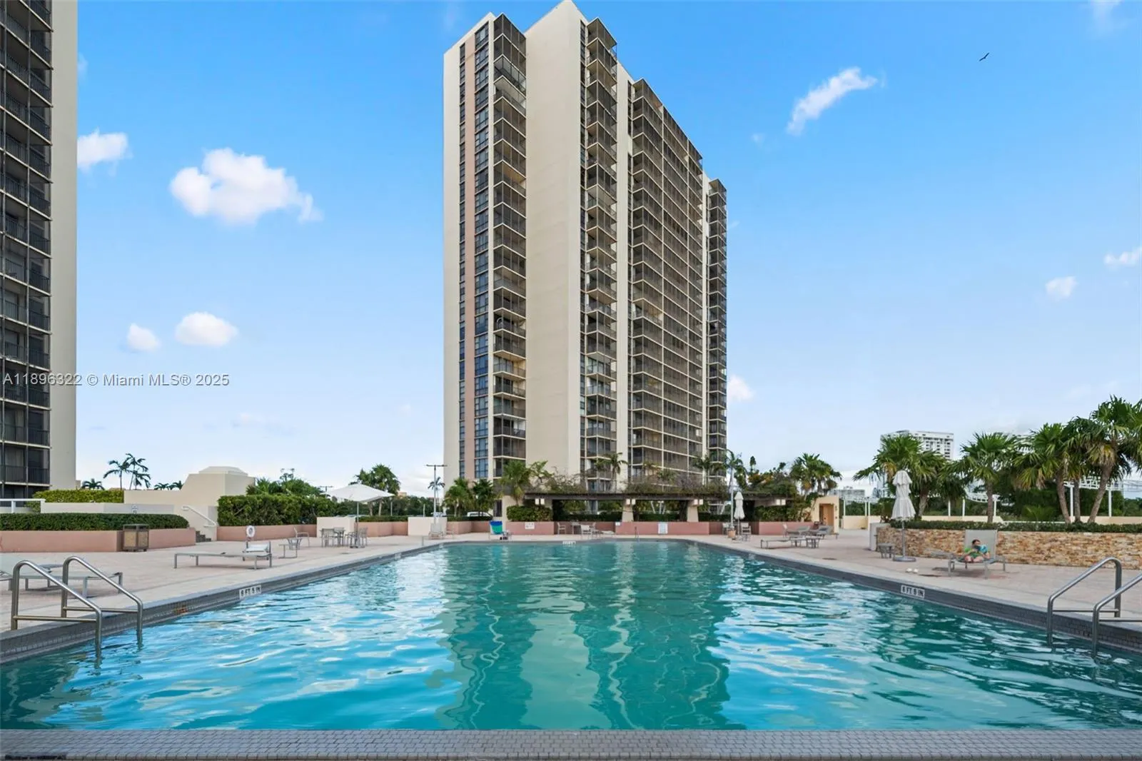 20379 W Country Club Dr, #731