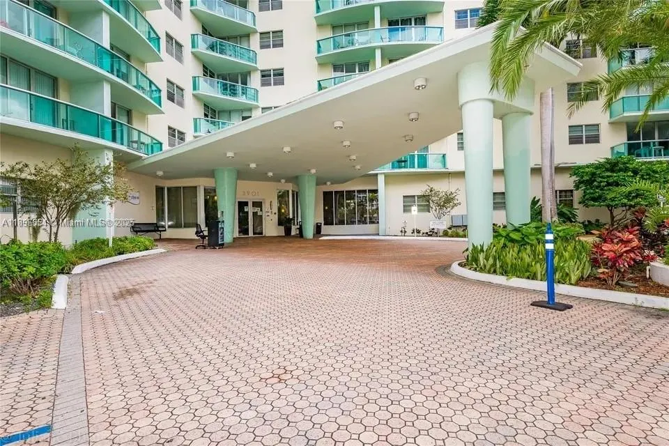 3901 S Ocean Dr, #2H