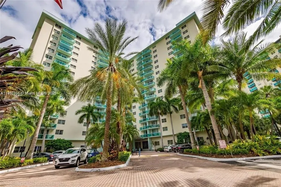 3901 S Ocean Dr, #2H