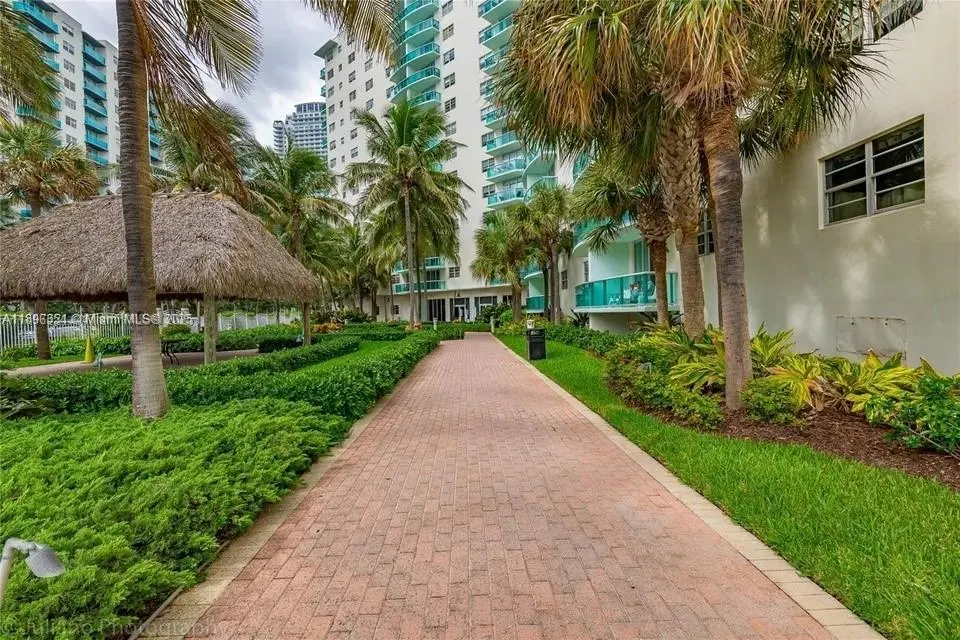 3901 S Ocean Dr, #2H