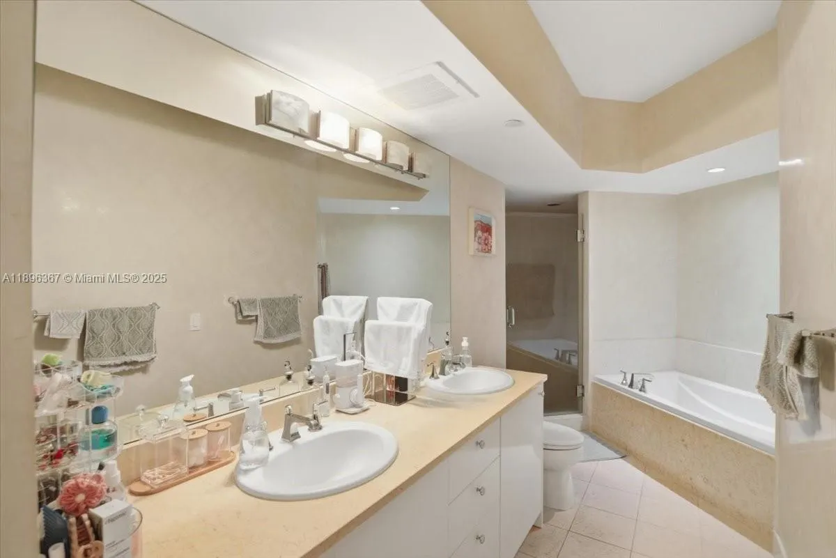 20000 E Country Club Dr, #516
