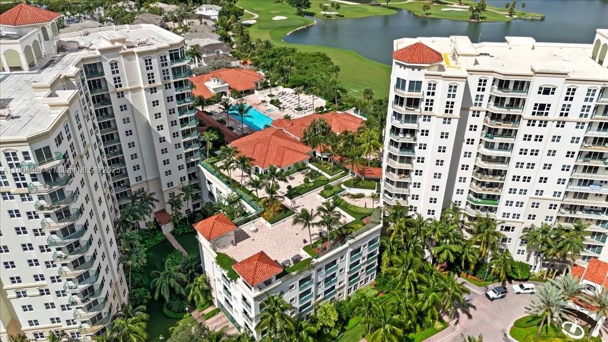 20000 E Country Club Dr, #516