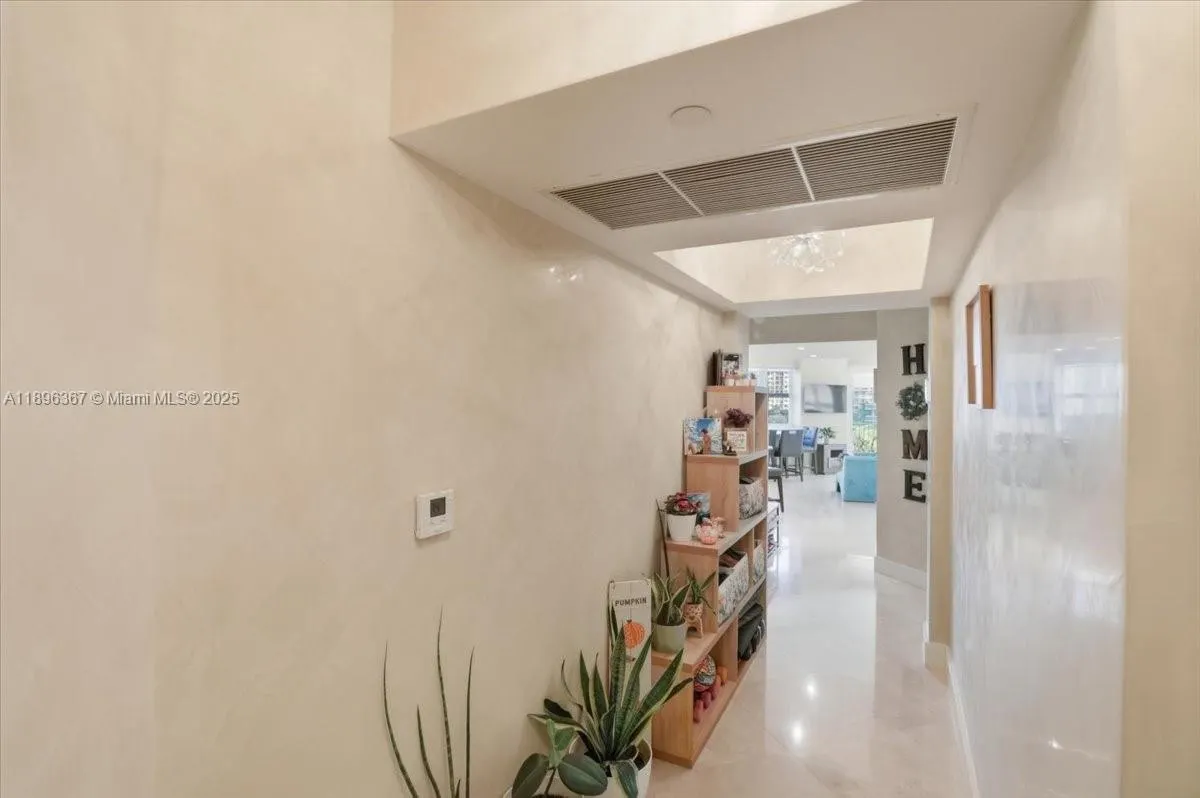 20000 E Country Club Dr, #516