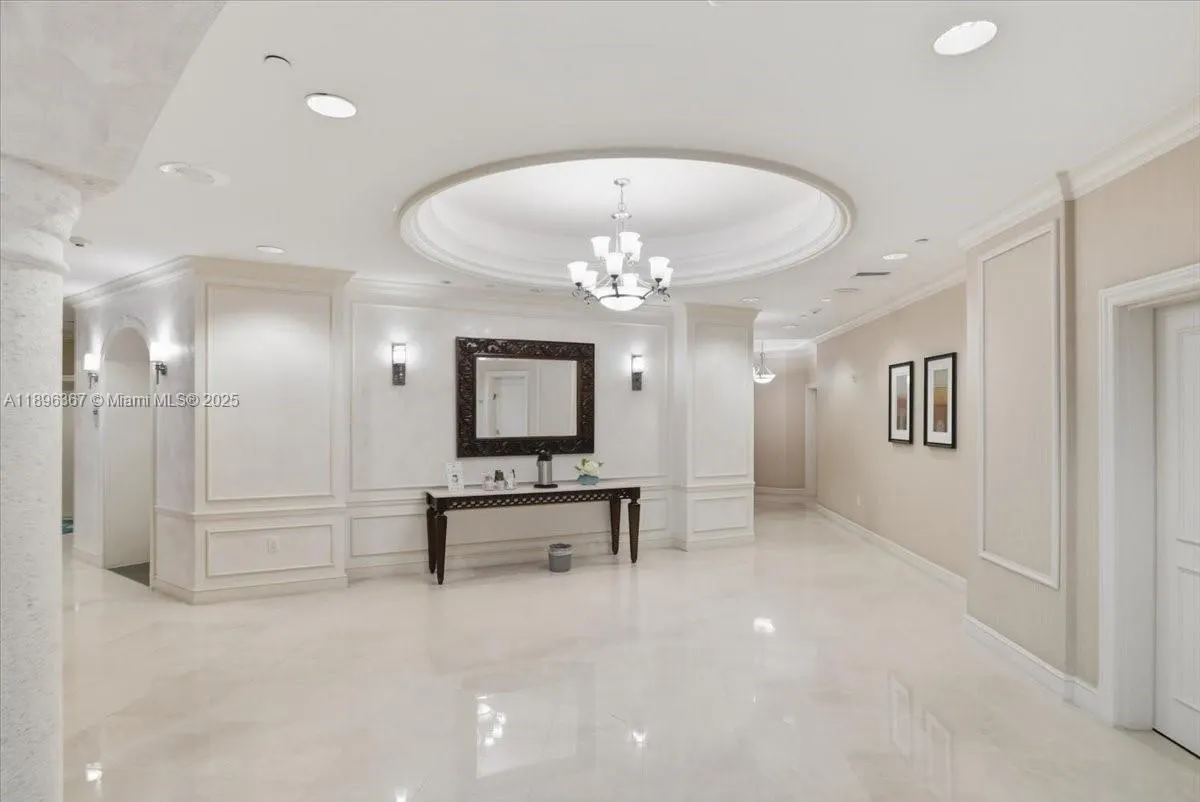 20000 E Country Club Dr, #516