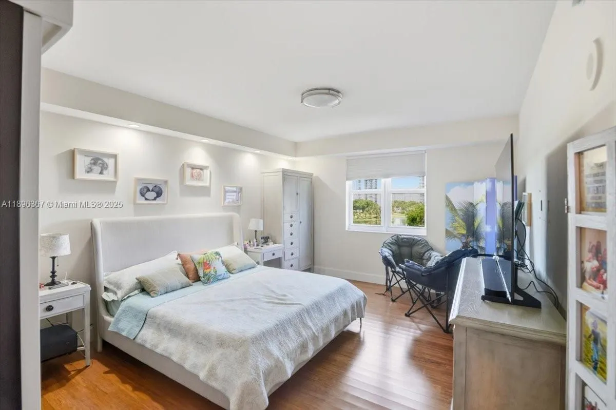 20000 E Country Club Dr, #516