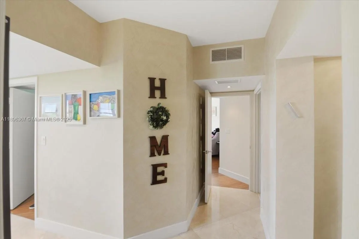 20000 E Country Club Dr, #516