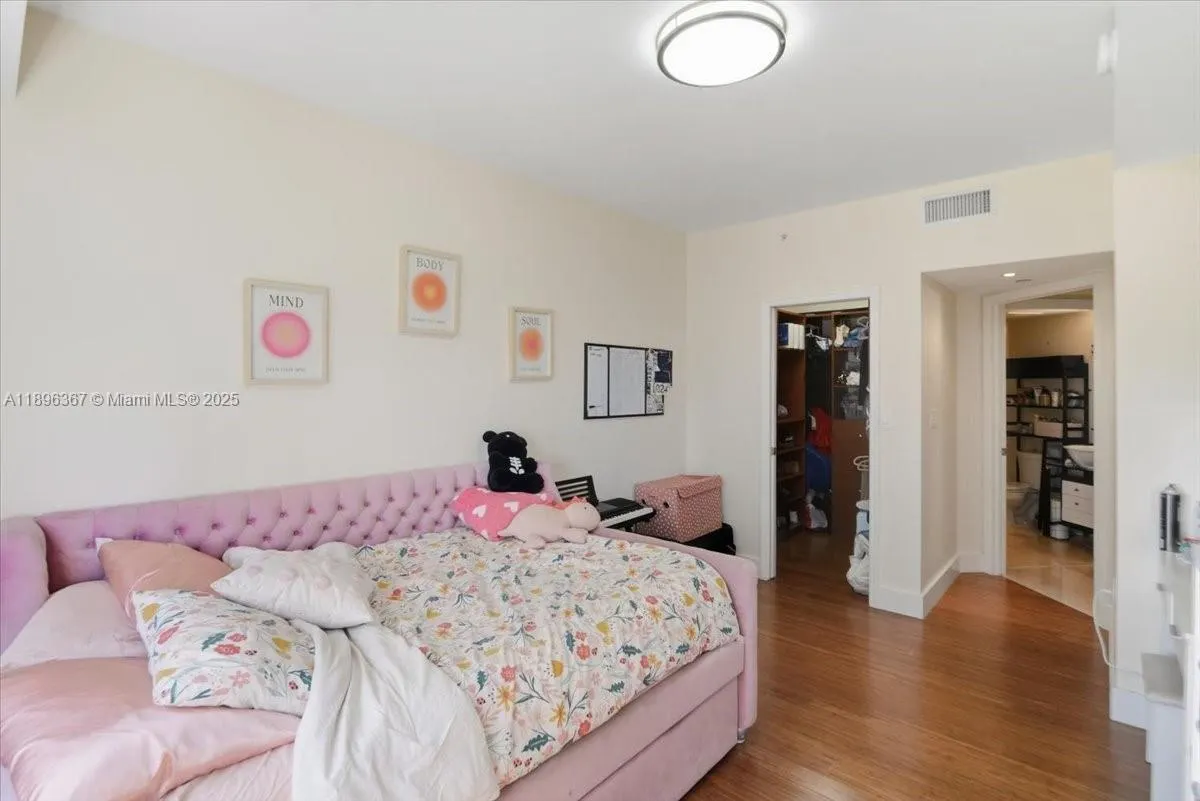 20000 E Country Club Dr, #516