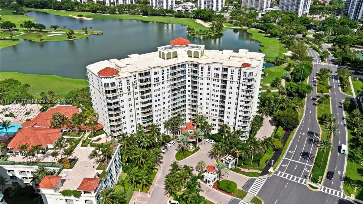 20000 E Country Club Dr, #516