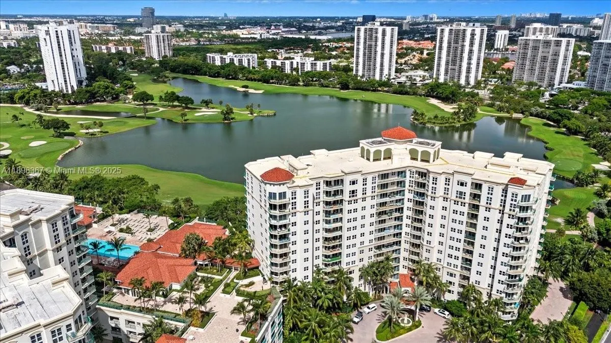 20000 E Country Club Dr, #516
