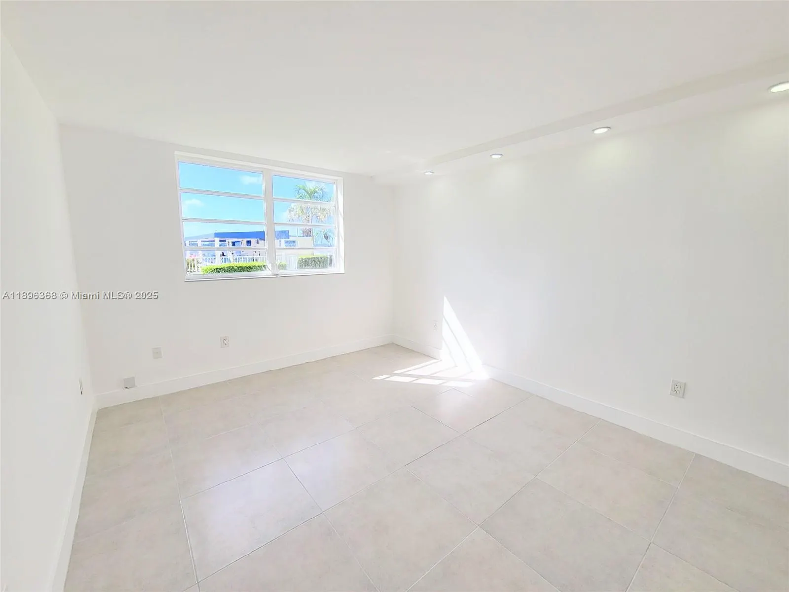 3010 Marcos Dr, #R110