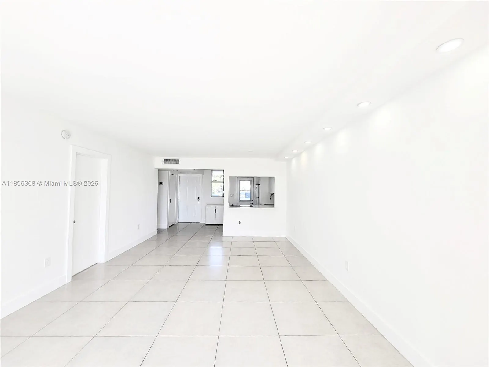 3010 Marcos Dr, #R110