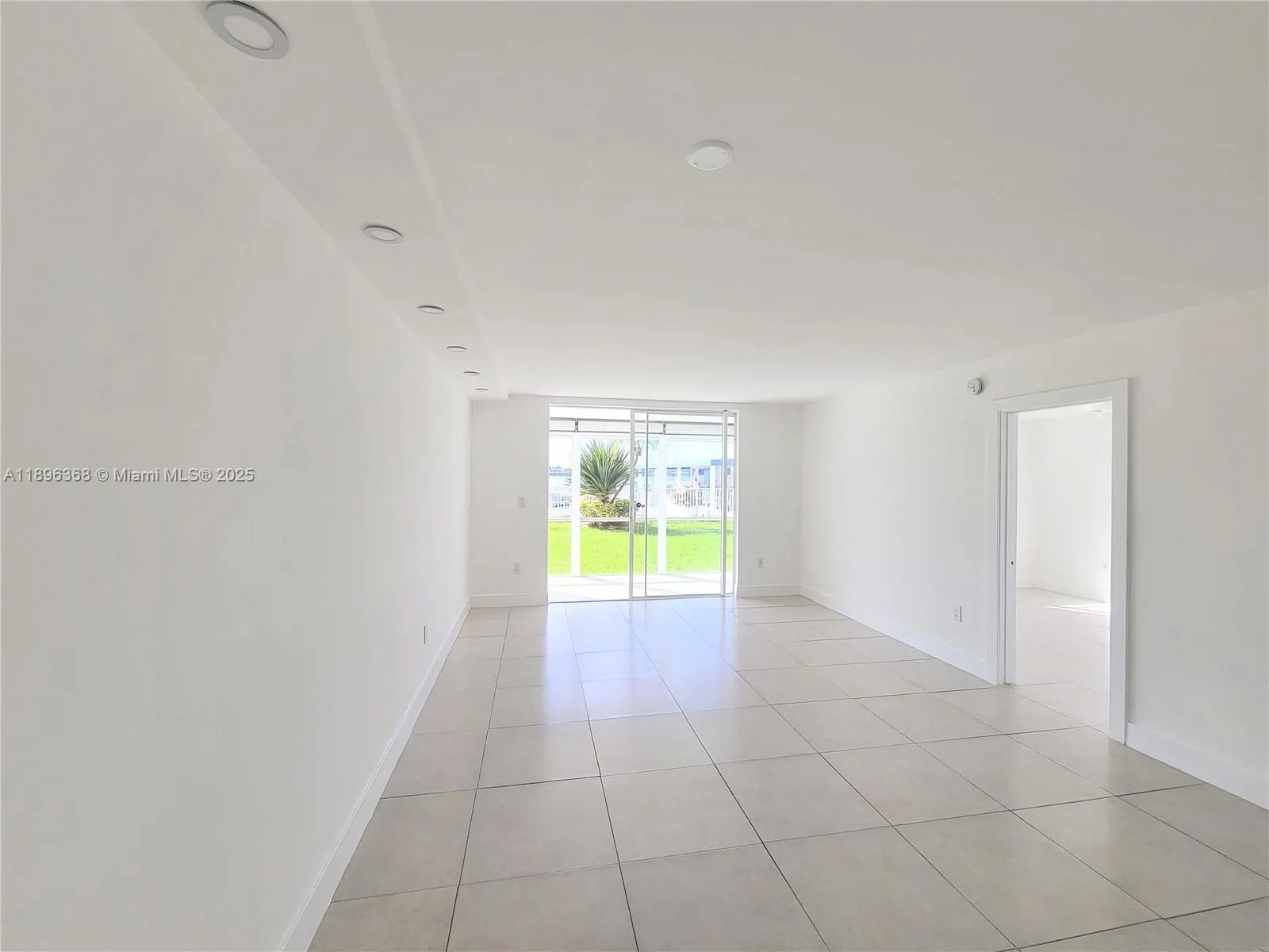 3010 Marcos Dr, #R110