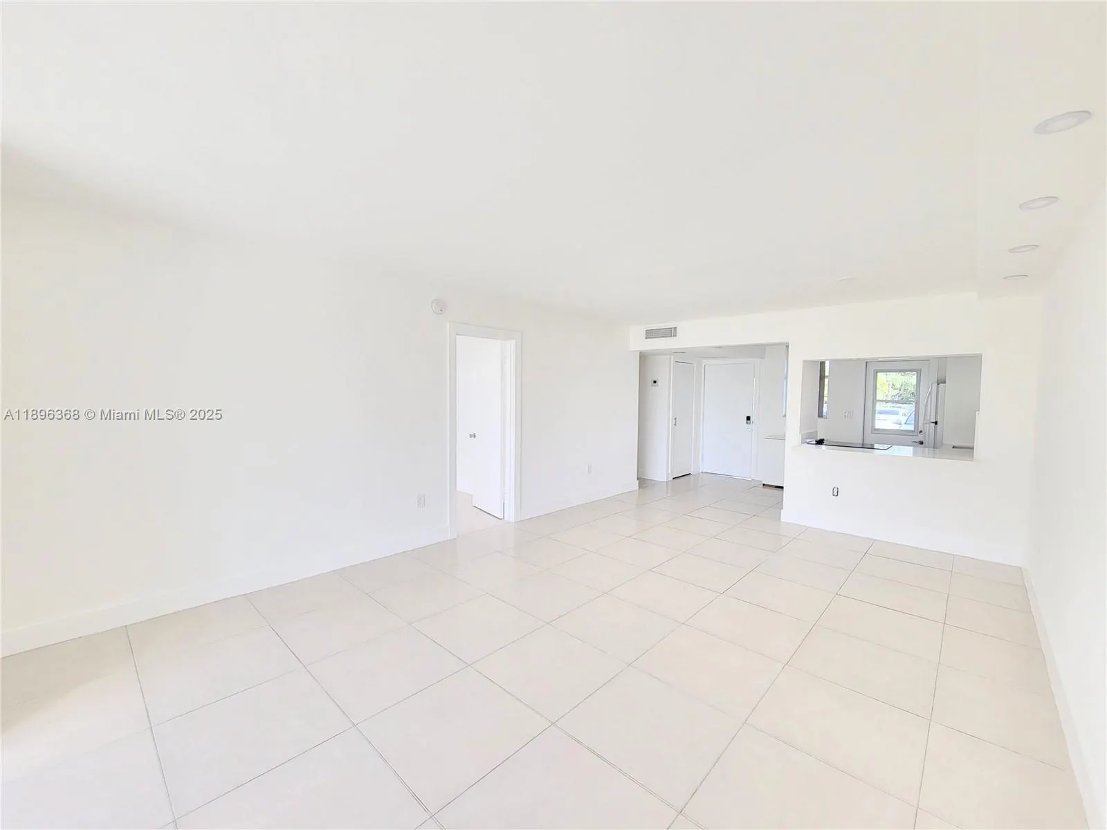 3010 Marcos Dr, #R110