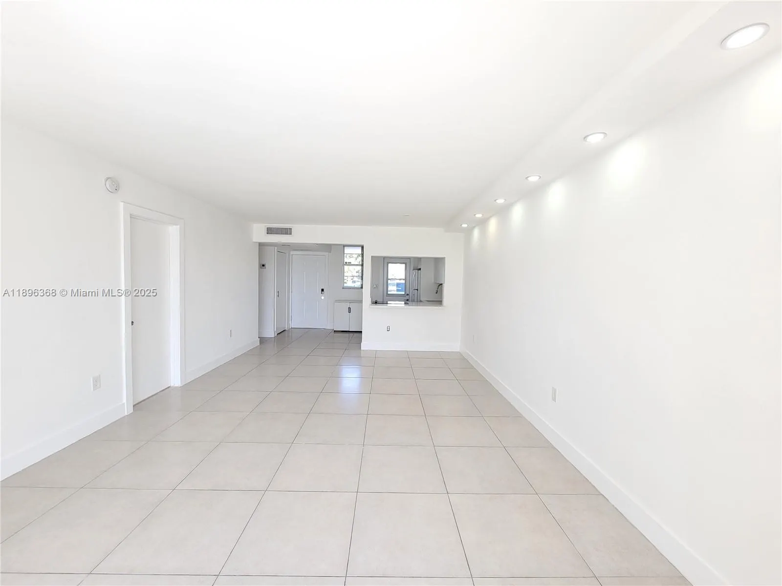 3010 Marcos Dr, #R110