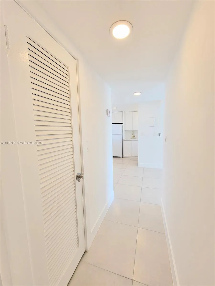 3010 Marcos Dr, #R110