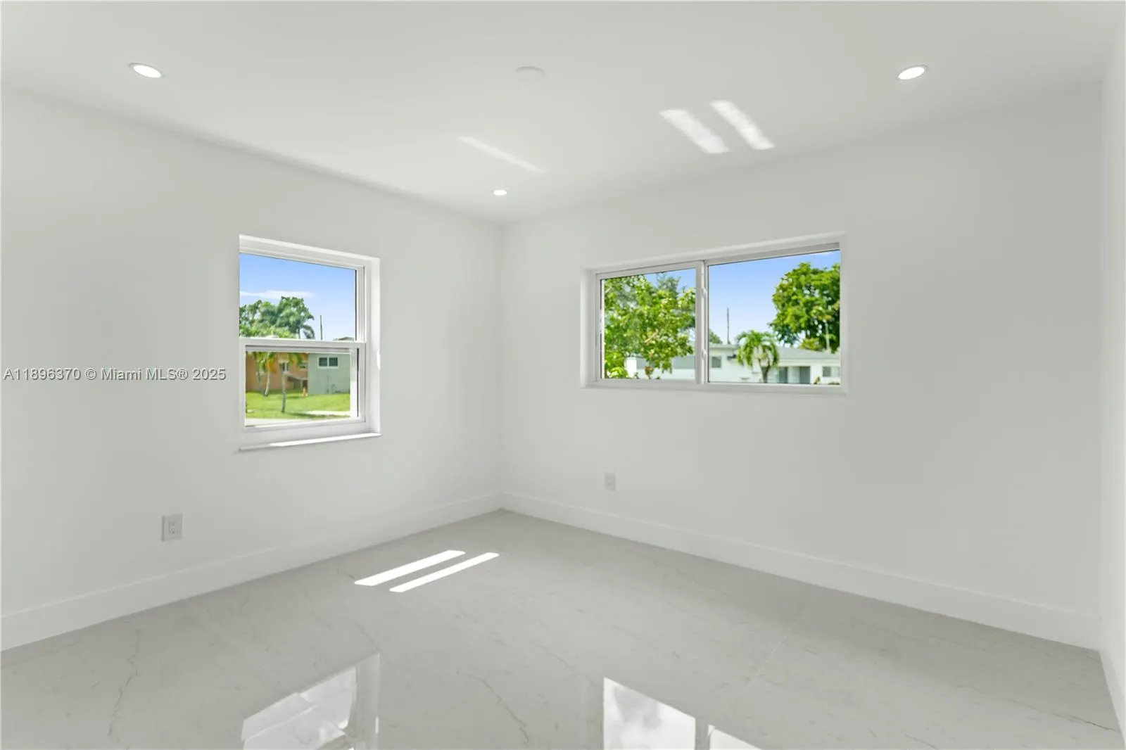 1140 NW 193rd St