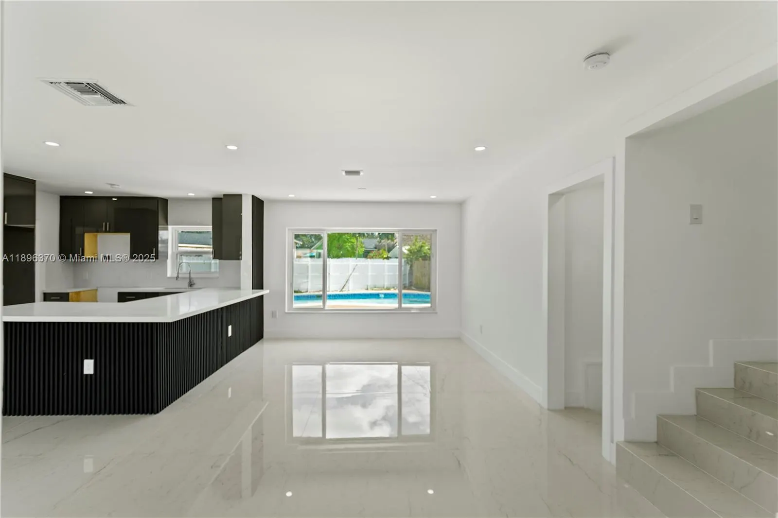 1140 NW 193rd St