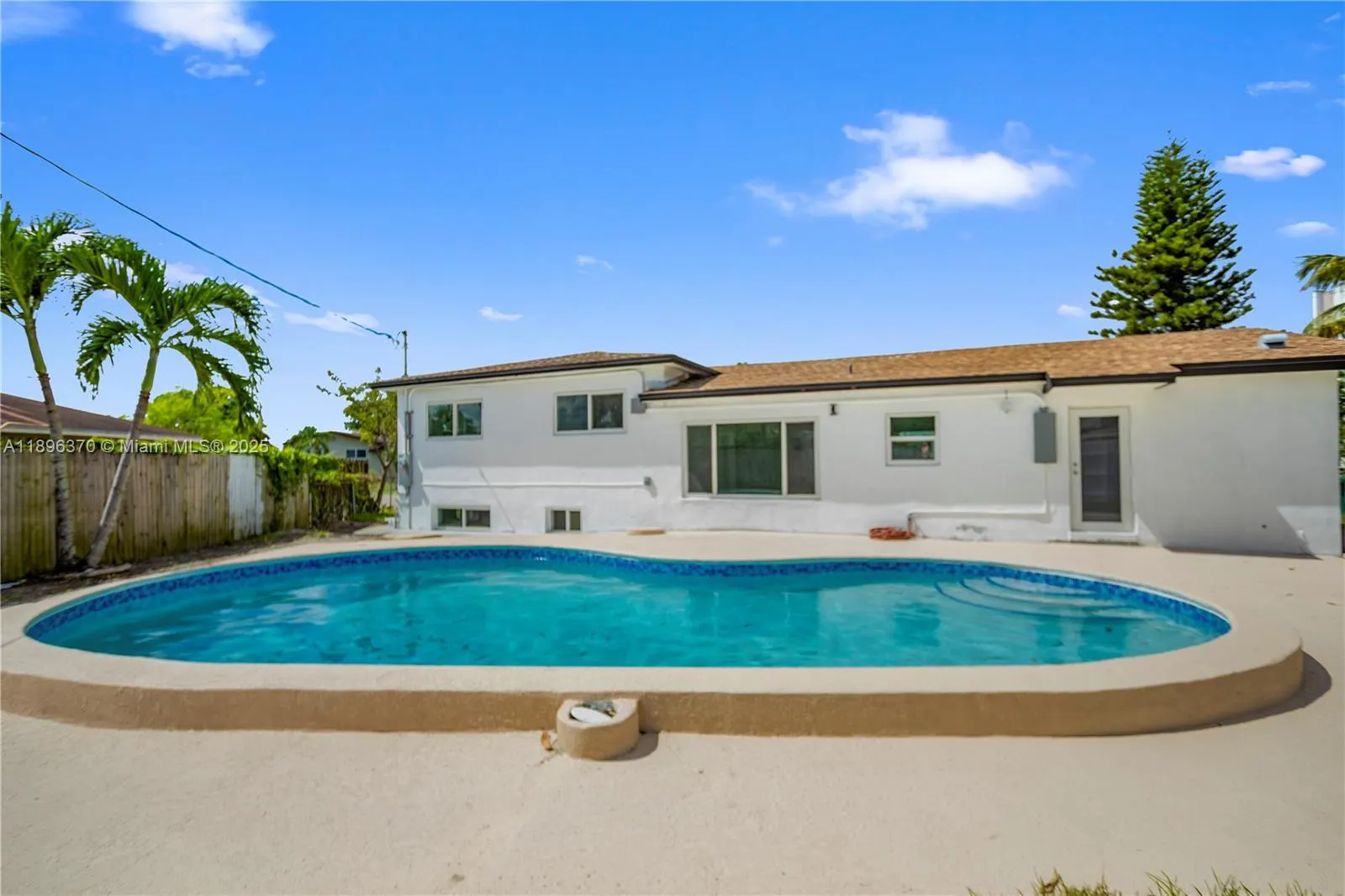 1140 NW 193rd St