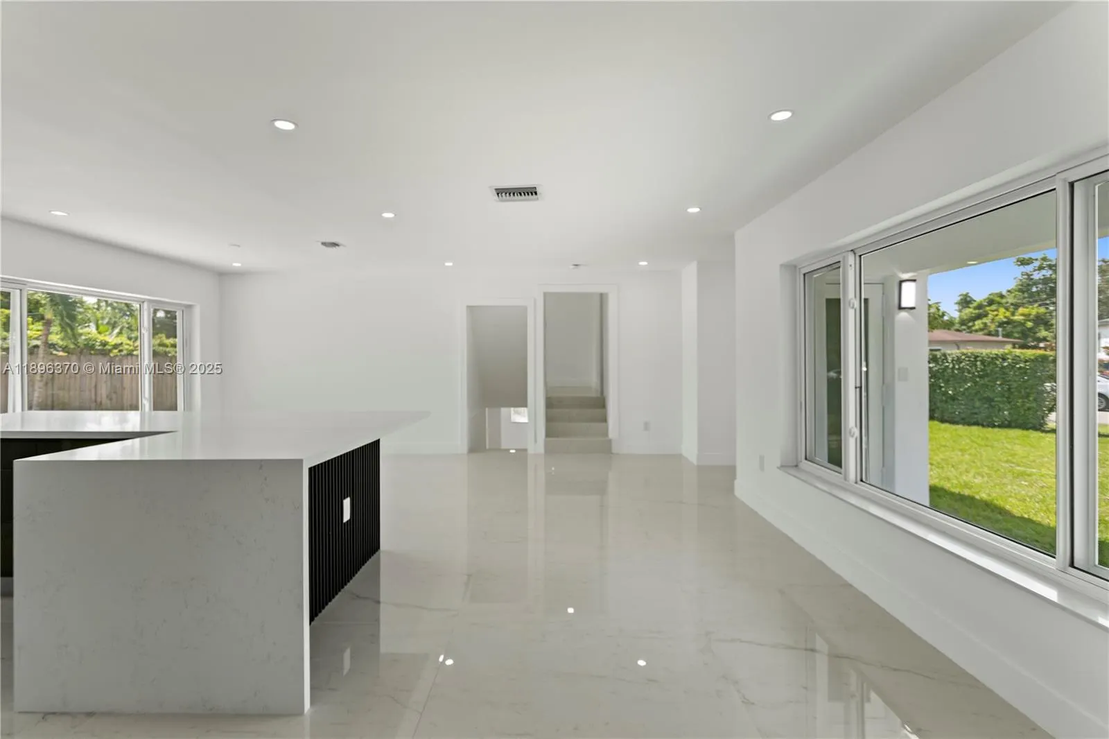 1140 NW 193rd St