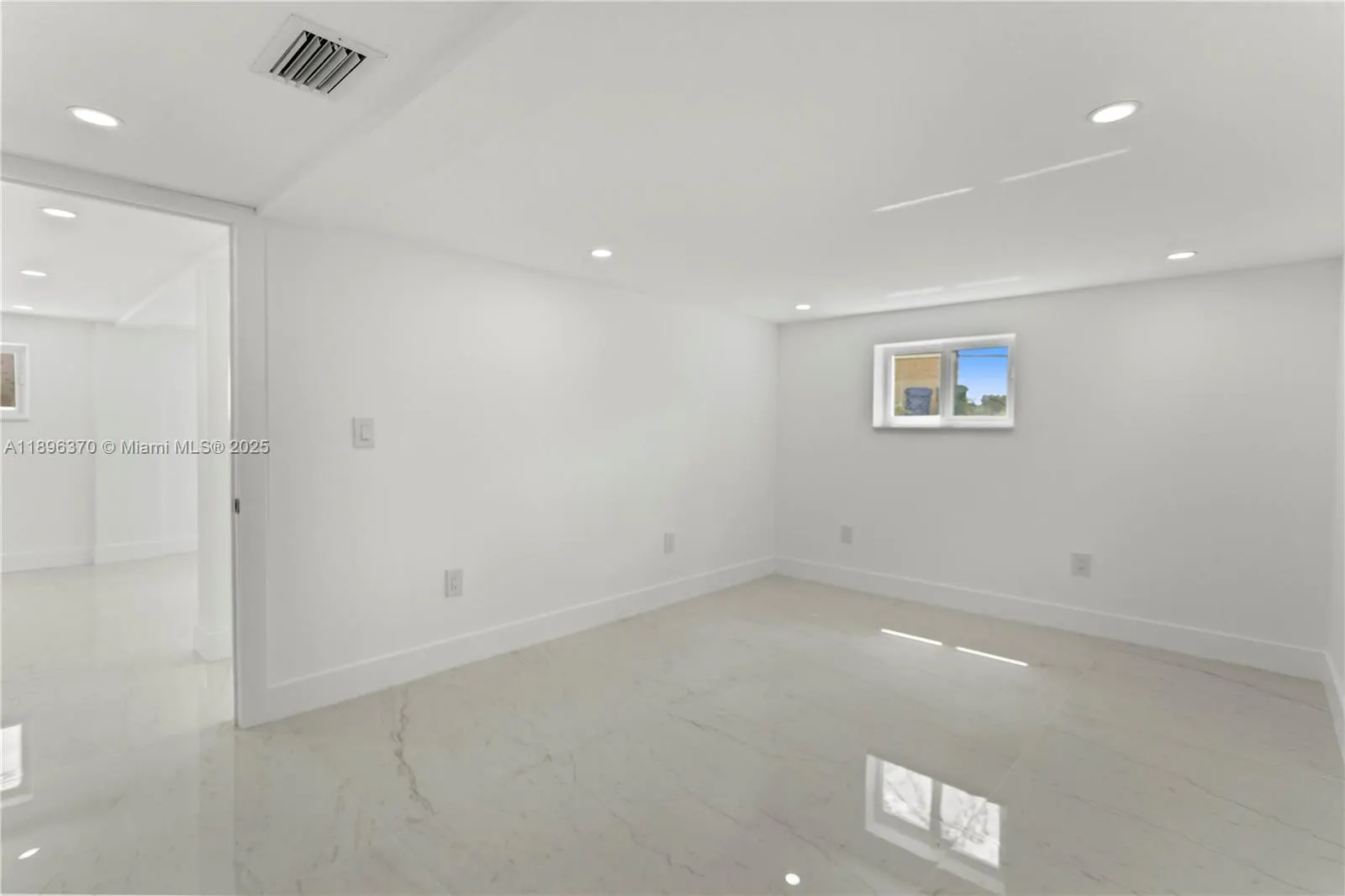 1140 NW 193rd St