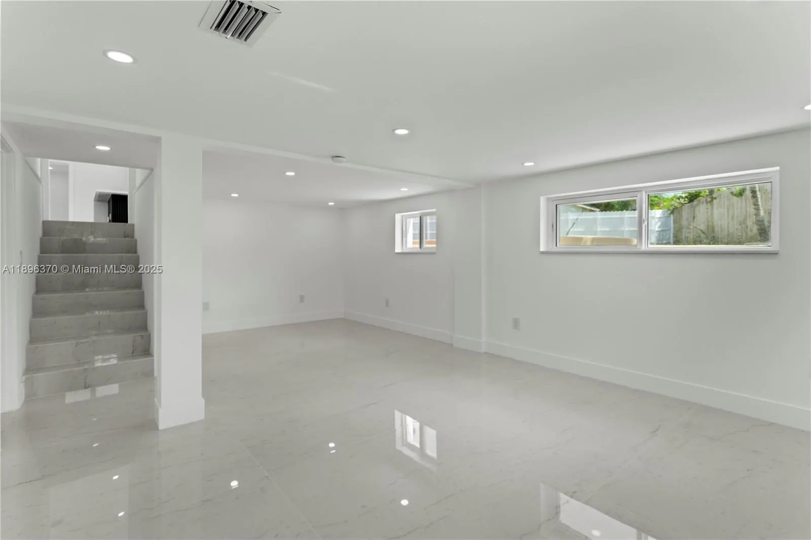 1140 NW 193rd St