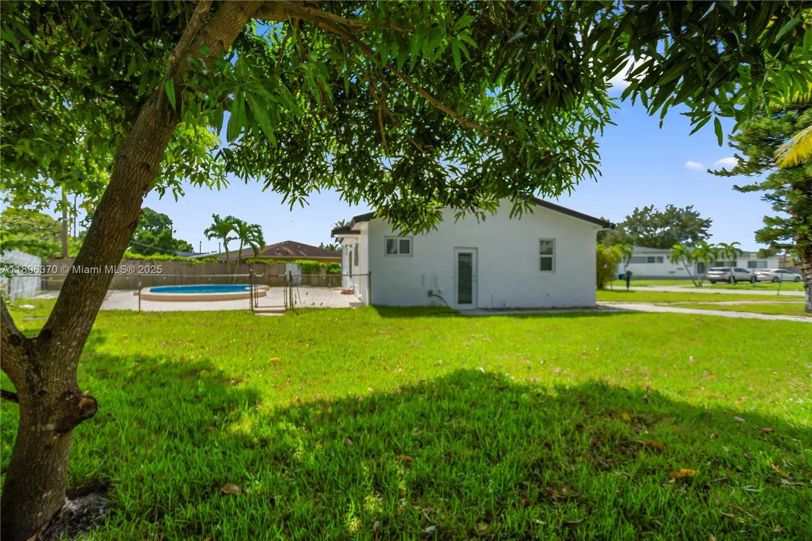 1140 NW 193rd St