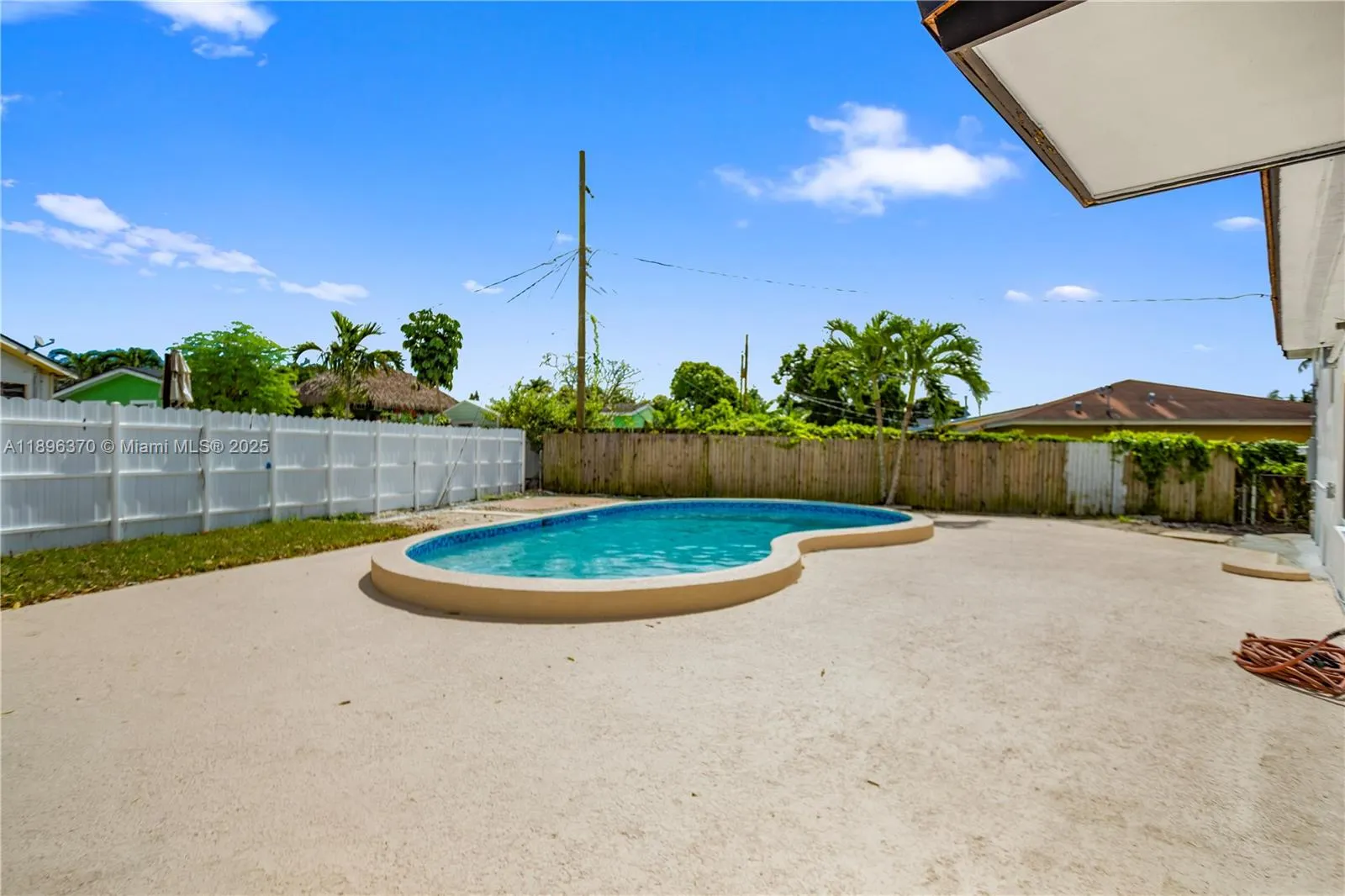 1140 NW 193rd St