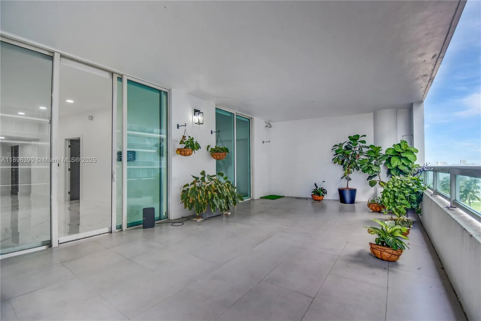 1800 N Bayshore Dr, #512