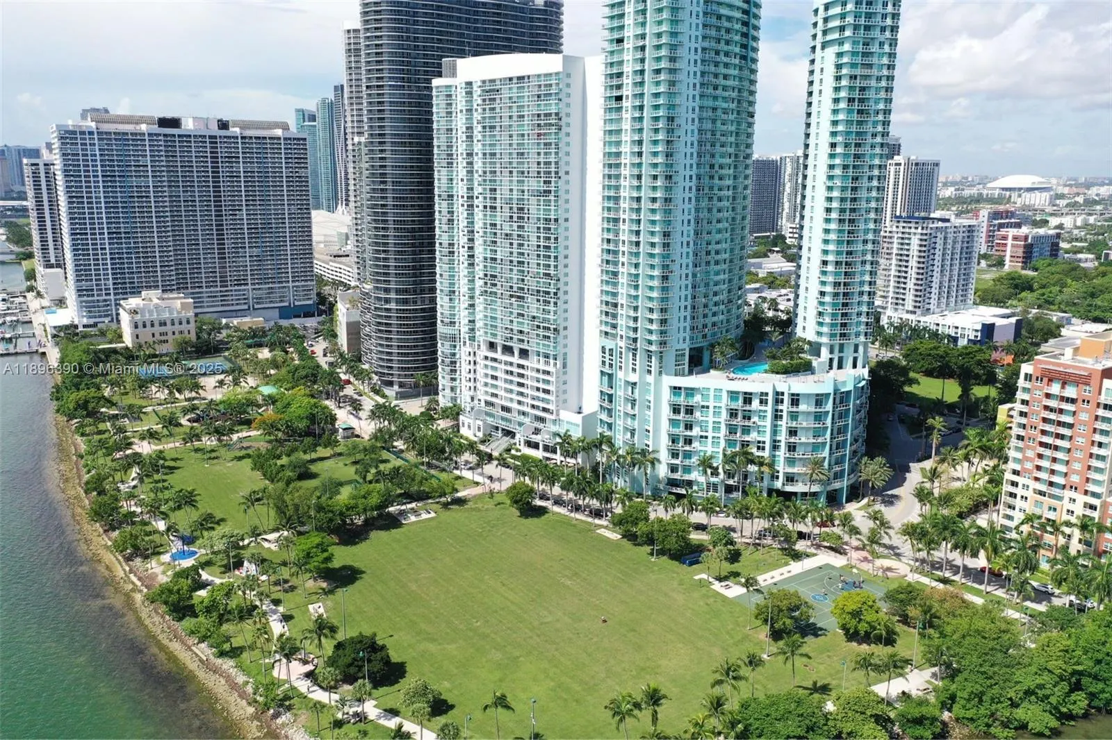 1800 N Bayshore Dr, #512