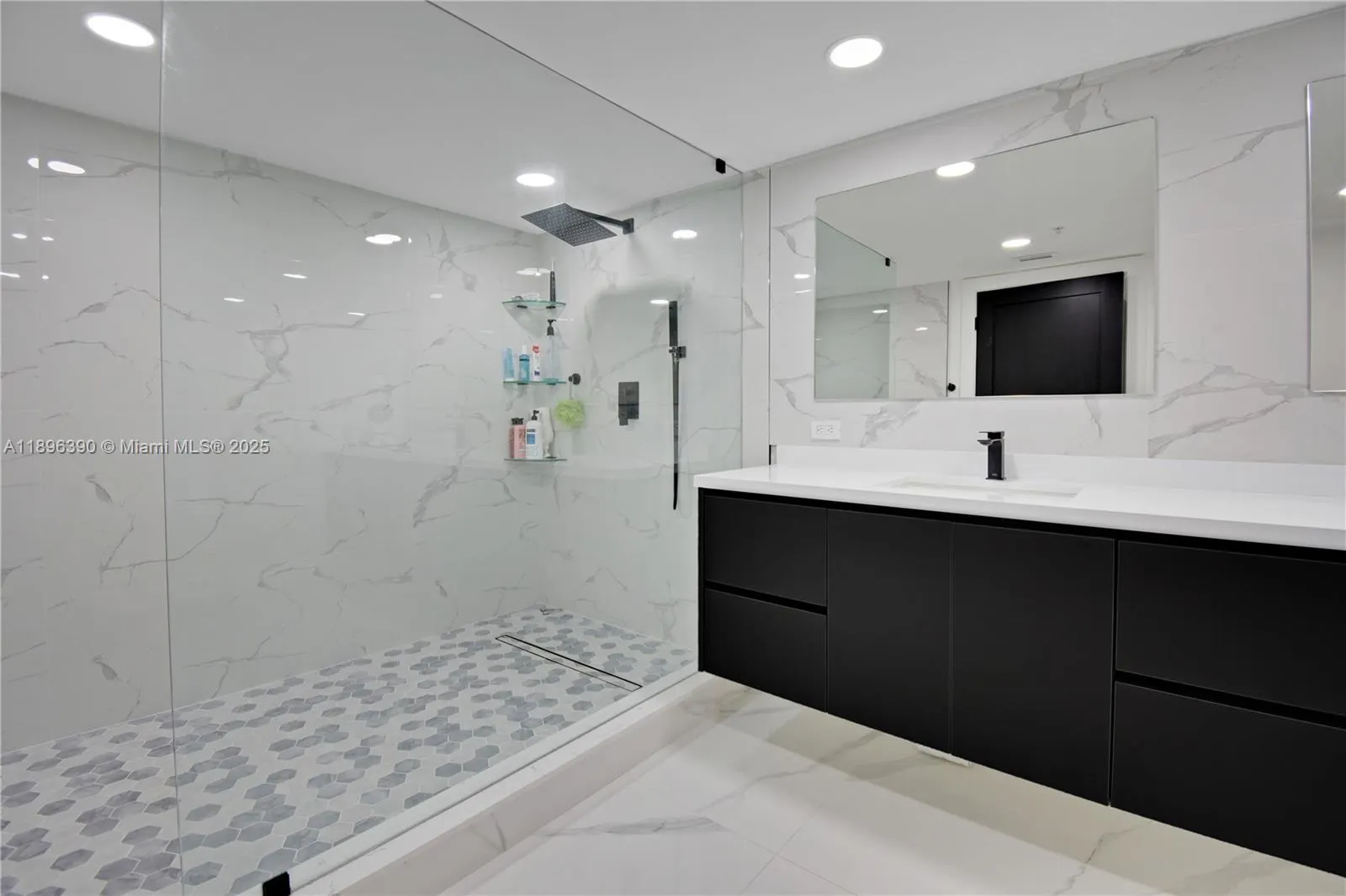 1800 N Bayshore Dr, #512