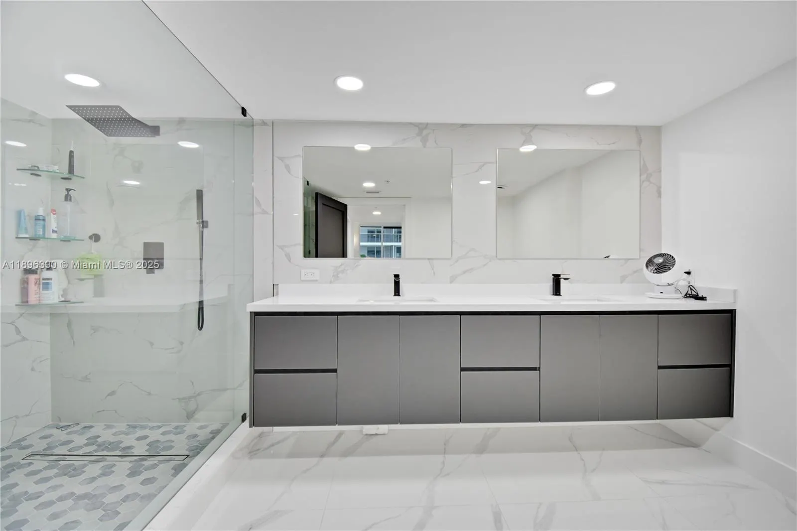 1800 N Bayshore Dr, #512