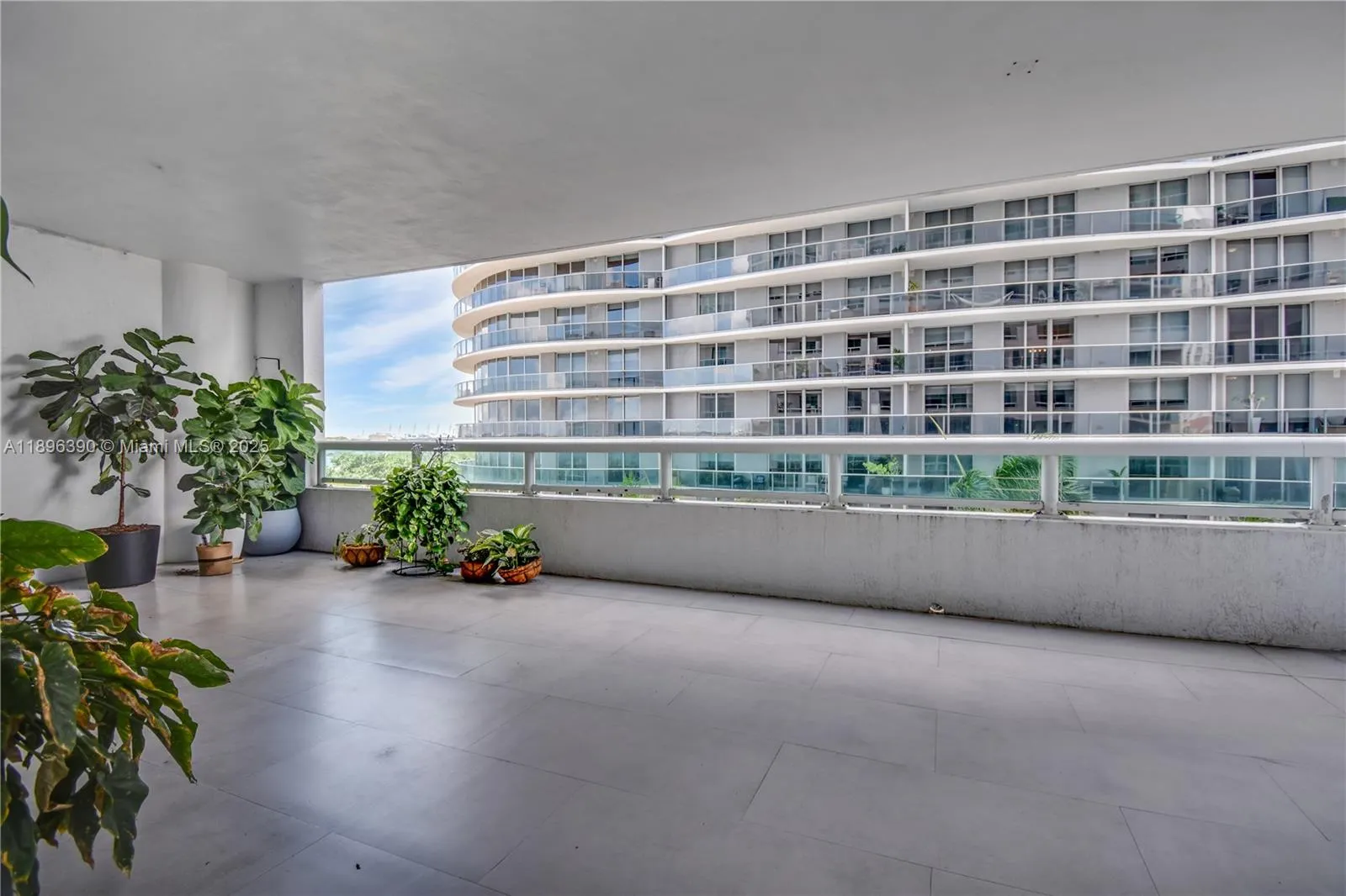 1800 N Bayshore Dr, #512