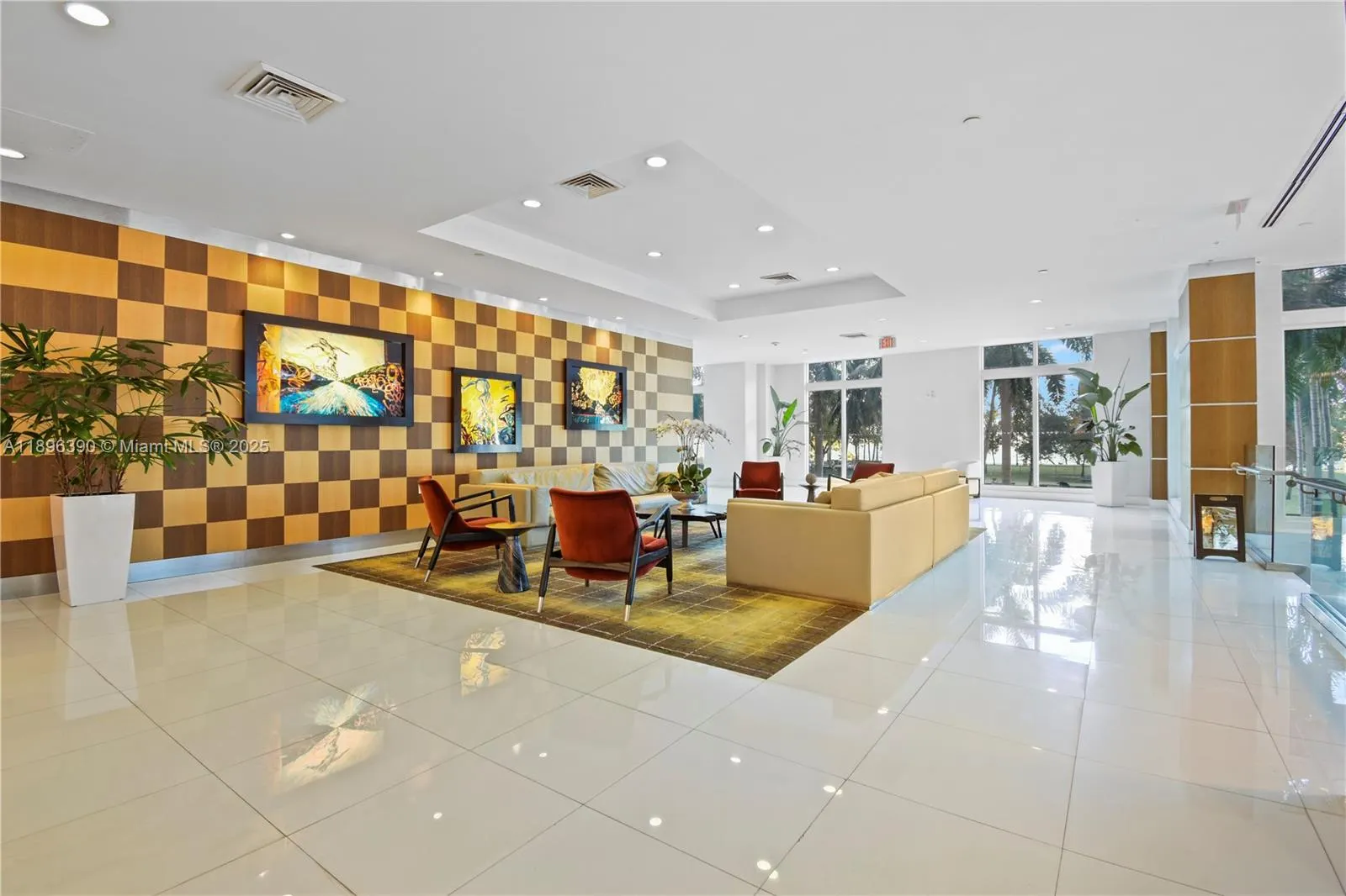 1800 N Bayshore Dr, #512