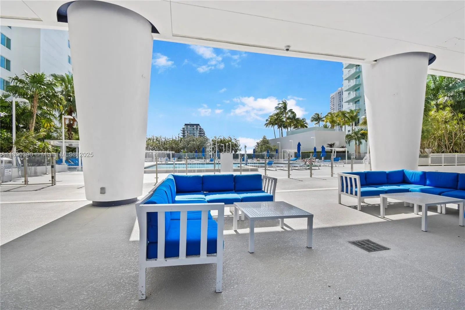 1800 N Bayshore Dr, #512