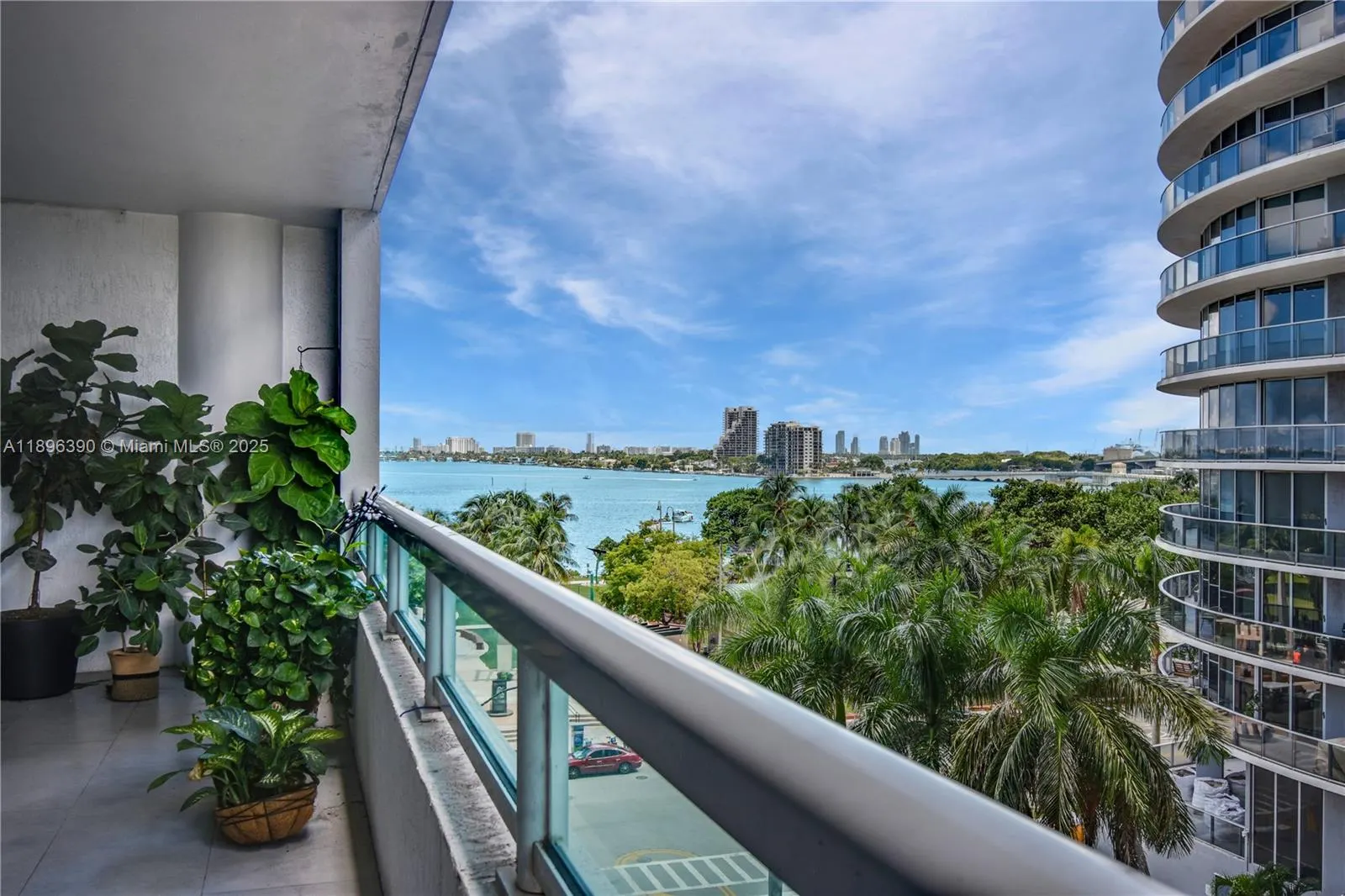 1800 N Bayshore Dr, #512