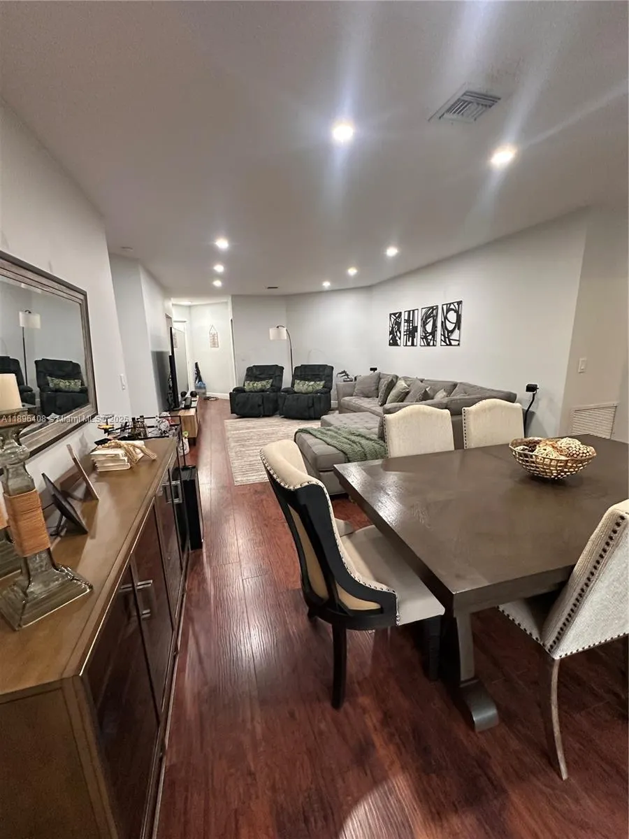 4400 NW 30th St, #224