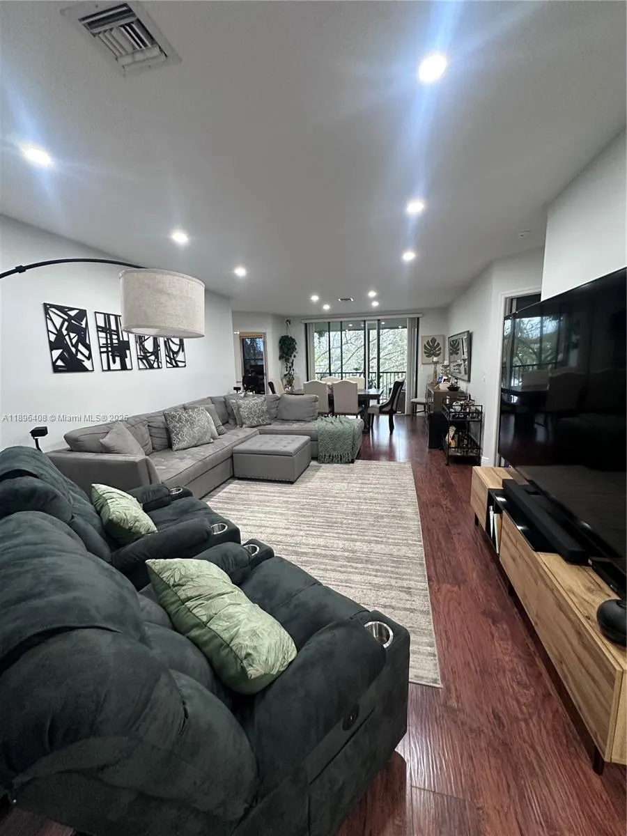 4400 NW 30th St, #224