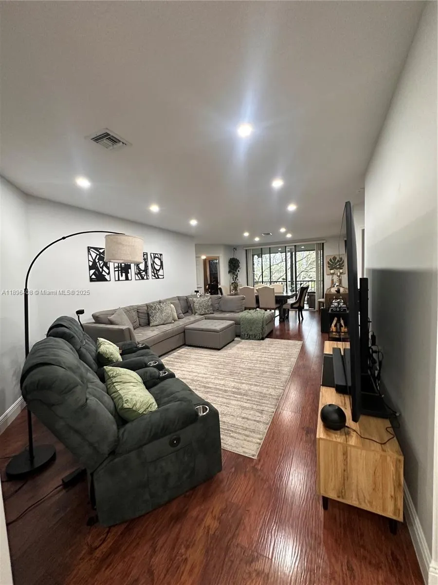 4400 NW 30th St, #224