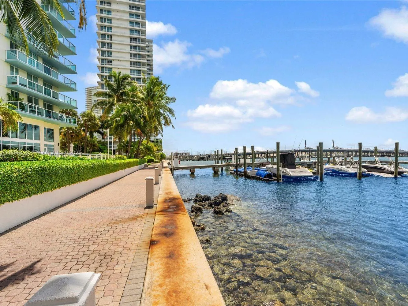 650 West Ave, #1208