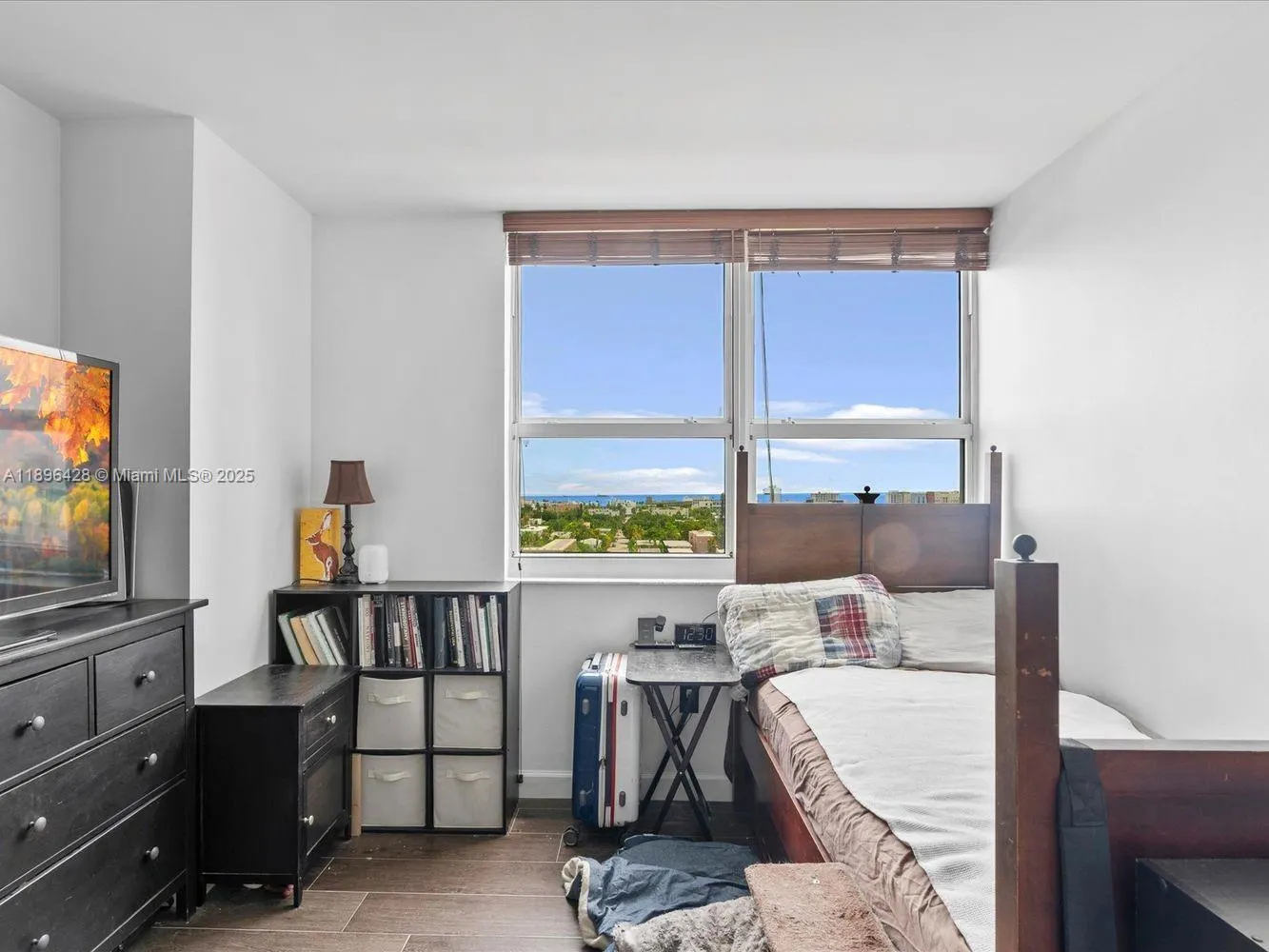 650 West Ave, #1208