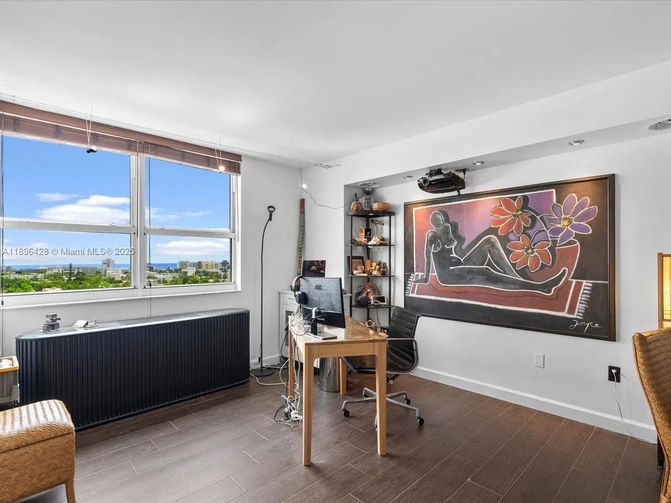 650 West Ave, #1208