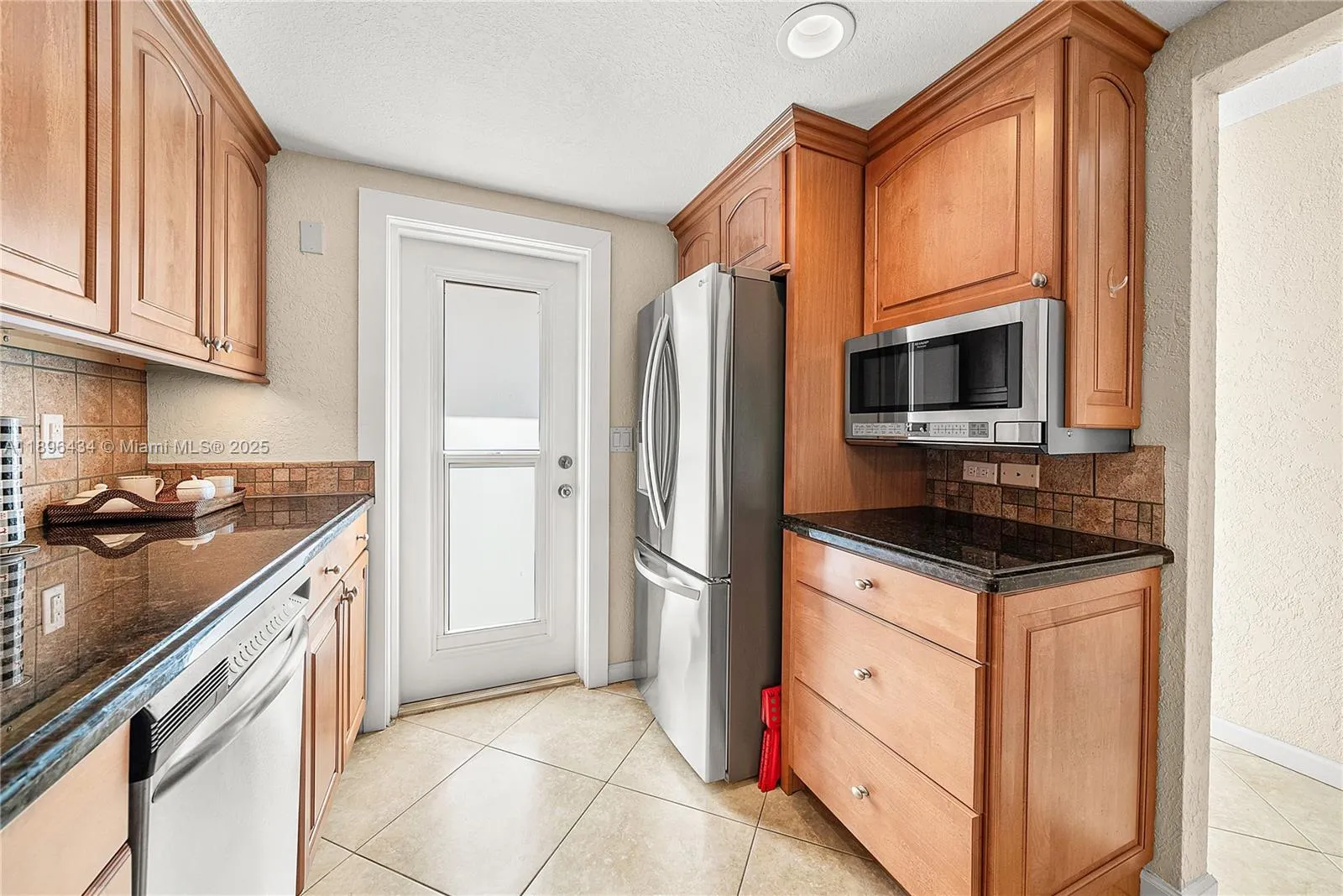 901 N Riverside Dr, #3D