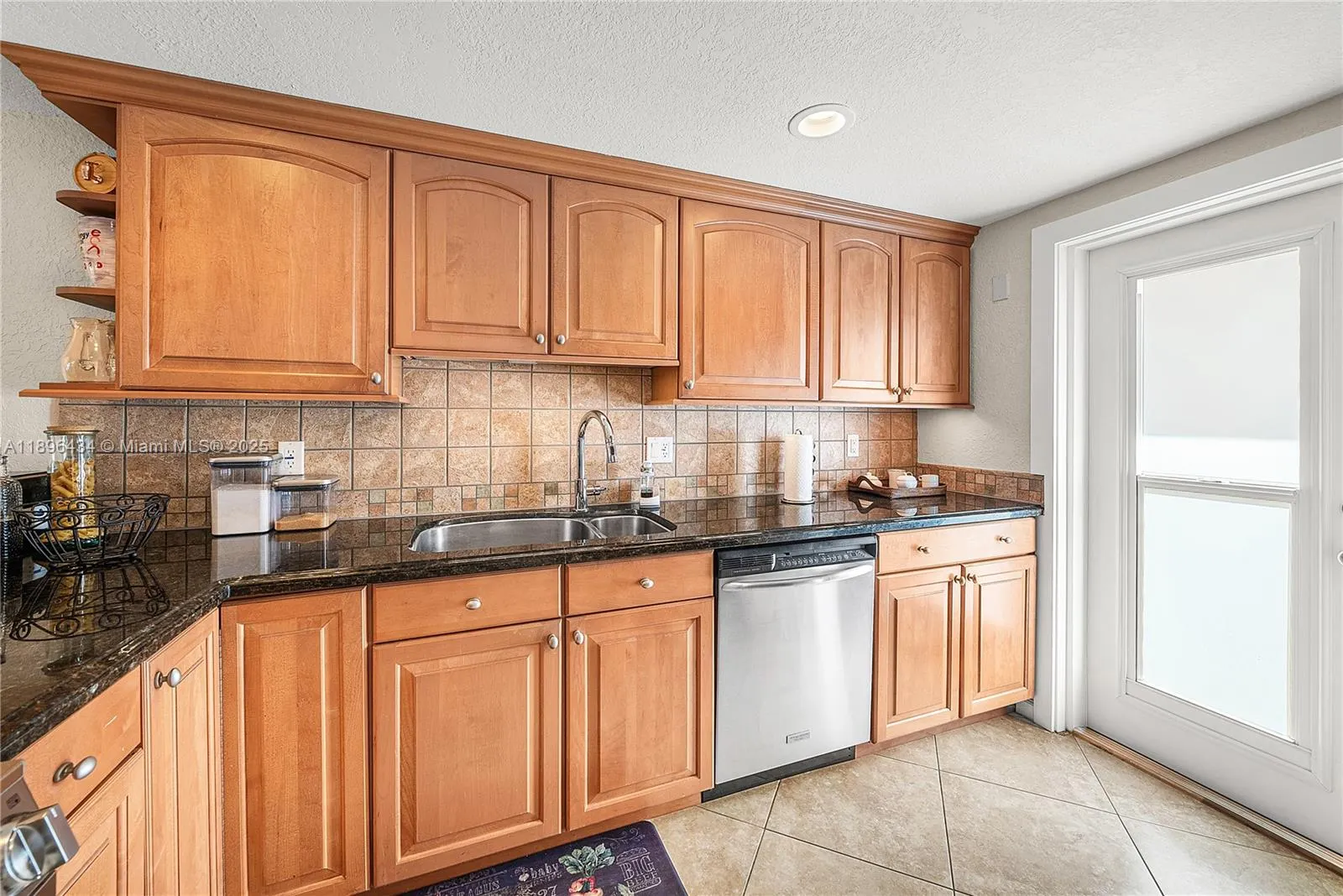 901 N Riverside Dr, #3D